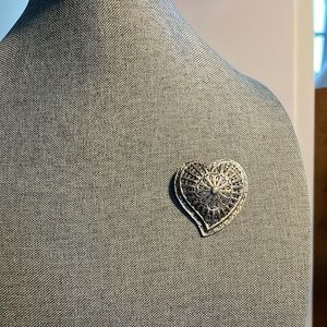Avanti Heart Pin
